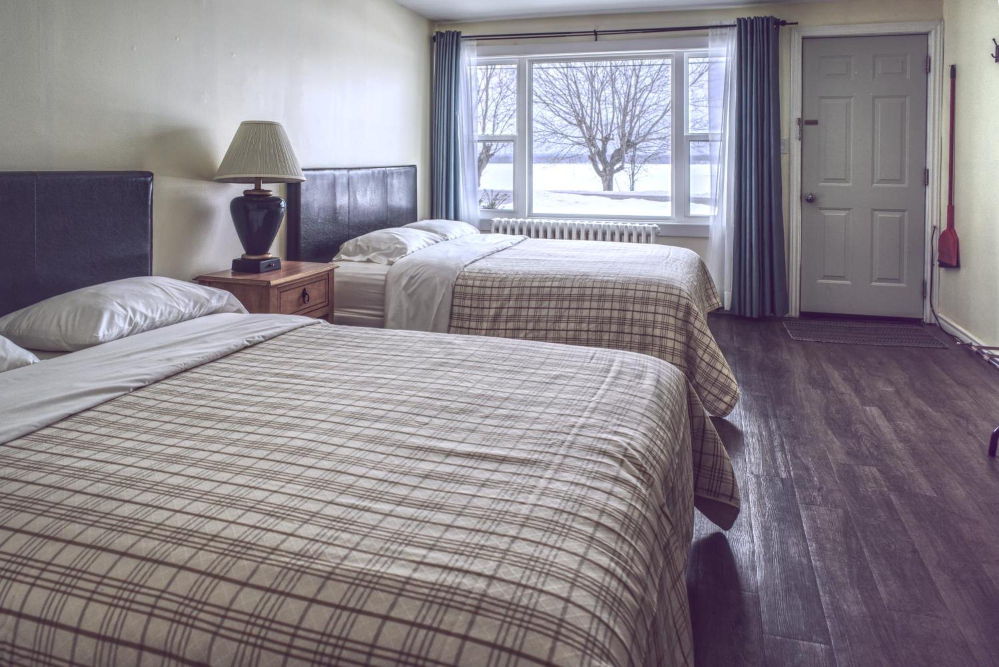 Lakeside Inn オリリア エクステリア 写真