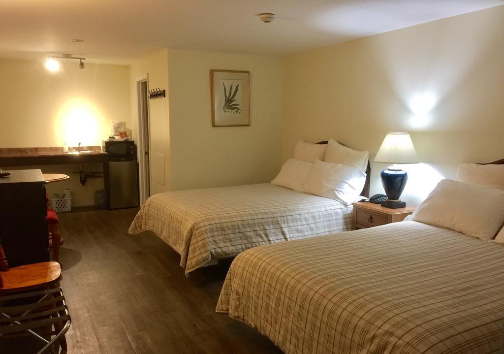 Lakeside Inn オリリア エクステリア 写真